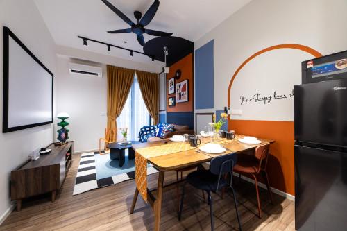 The Mate Damansara by Sleepy Bear 