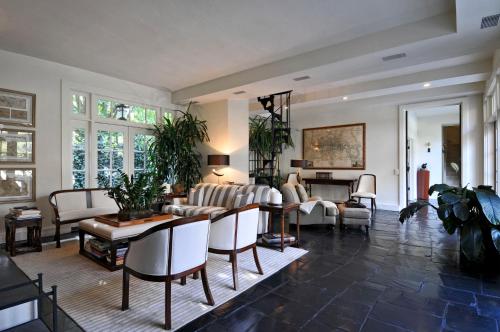 The Baker House 1650 East Hampton (NY)