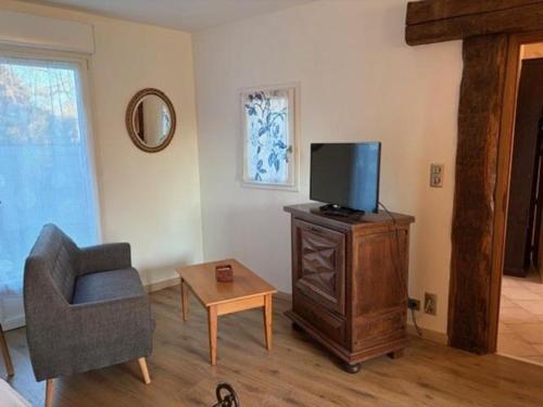 Studio cosy proche de Brantôme avec jardin partagé (Studio cosy proche de Brantome avec jardin partage) in บร็องตูม