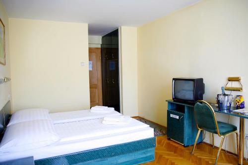 Hotel Bara Budapest, Budapest (photo 8)