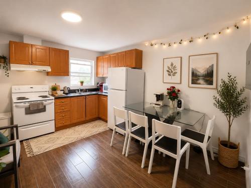 ChinaTown Boutique Rooms in Dufferin Grove