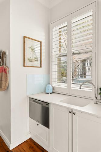 Prime Manly Location - Beach & Wharf Nearby - main image