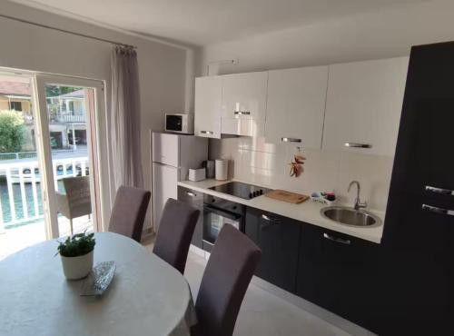 virtuve, Apartment Serenity in Banja