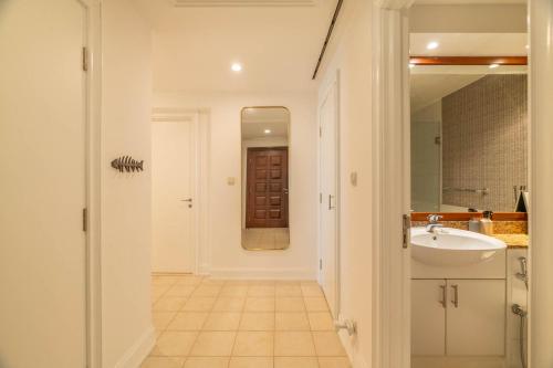 Refined - Tranquil - Convenient - image 2