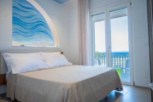 Lumina Rooms