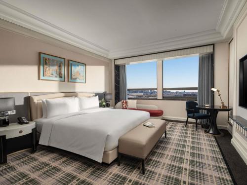 Pullman Beijing South - Newly Renovated Room Type - Execlusive Suite, Lounge Access, 1 King Size Bedroom and 1 Living Room, High Floor 