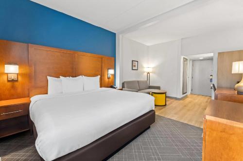 Comfort Suites Bethlehem Near Lehigh University and LVI Airport - image 29