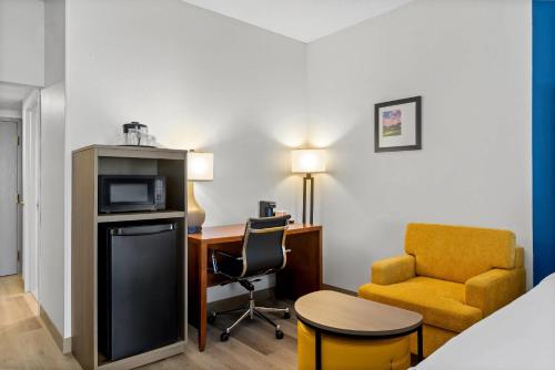 Comfort Suites Bethlehem Near Lehigh University and LVI Airport - image 18