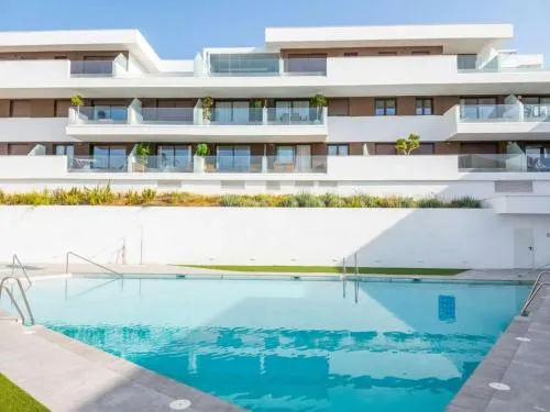 Pool - FREE Parking - Balcony - Close to stores photo 2