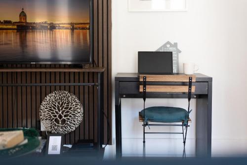 Appartment Climatisé - with AC & small cosy room - Private rare Terrace - Centre Toulouse, Toulouse (photo 9)