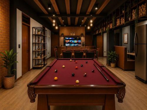 Luxury Industrial Vault, Wifi, Washer & Dryer, 5 rooms