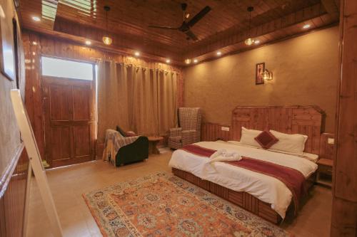 The Lazy and Slow Naggar, Manali in Jana
