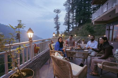 The Lazy and Slow Naggar, Manali in Jana