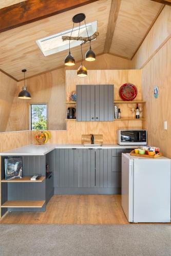 Tampilan eksterior, Roberts Retreat - Auckland Holiday Home in Cornwallis