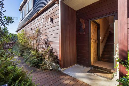 Tampilan eksterior, Roberts Retreat - Auckland Holiday Home in Cornwallis