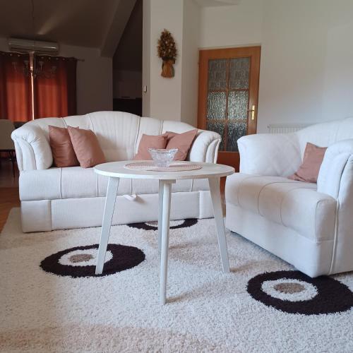 Apartman Katić - Rental Home (Apartman Katic - Rental Home) in Humac