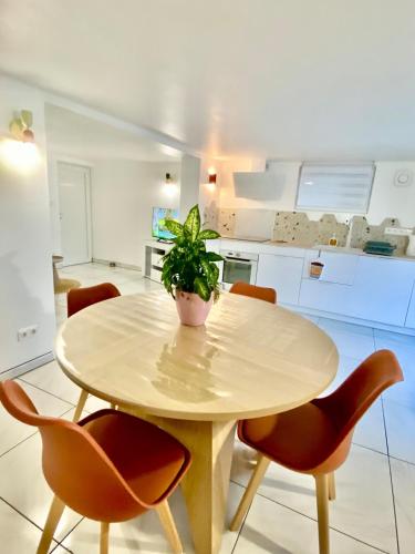 Le Retz de jardin- appartement calme avec parking