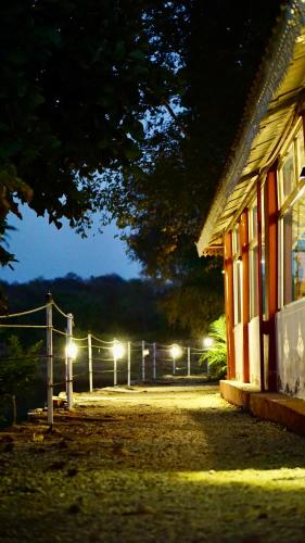 A szálláshely kívülről, Padmavati lake resort in Rughnathpura