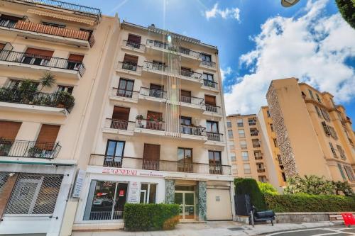 Cozy 1BR flat with balcony - 5 min to tram station in Mantega