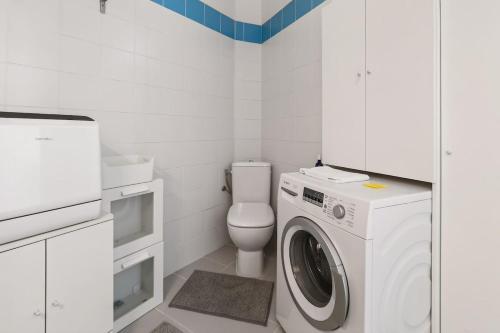 Cozy 1BR flat with balcony - 5 min to tram station in Mantega
