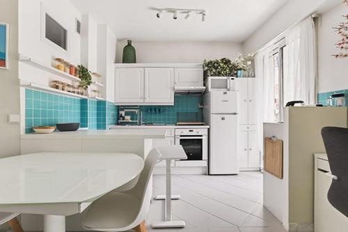 Cozy 1BR flat with balcony - 5 min to tram station in Mantega