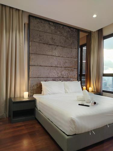 KLcc suites by 8 kia peng ASTRA - image 8
