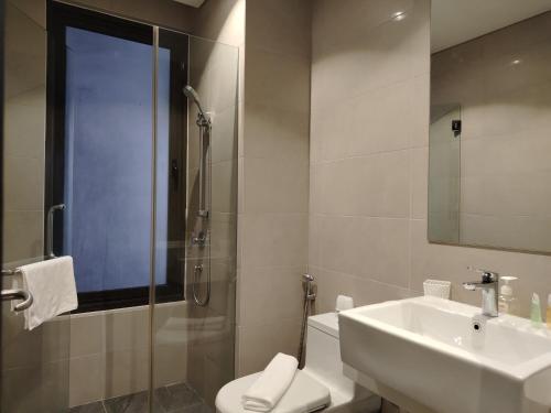 KLcc suites by 8 kia peng ASTRA - image 4
