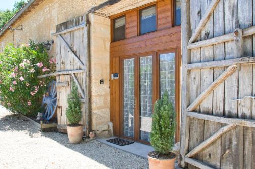 Ieeja, Barn Gite at La Vieille Grange, with pool in the Dordogne 3 Star in Festalemps