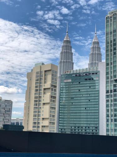 KLcc suites by 8 kia peng ASTRA - image 3