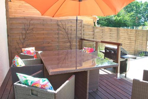 Balkons/terase, Barn Gite at La Vieille Grange, with pool in the Dordogne 3 Star in Festalemps
