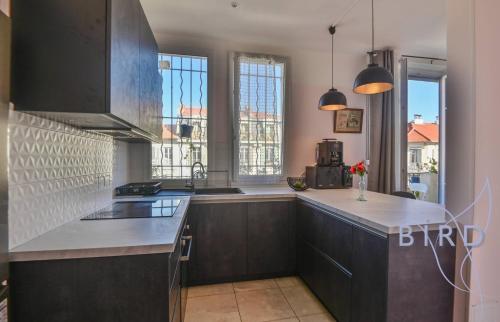 Bright apartment in the Heart of Nice - image 3