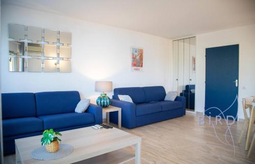 Vue Mer et Esterel Cannes just next to the beach - image 4
