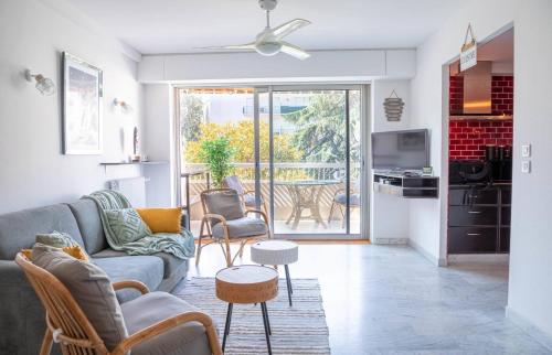 Rue d'Antibes Cannes Bright apartment with terrace