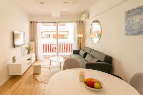 A4 Staywiz us-2P Au coeur de Juan les Pins 5min Mer - AC Balcon