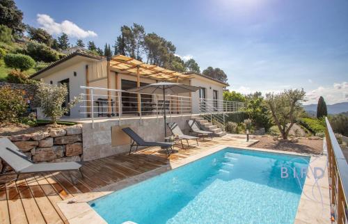 Facilities, Superb neo-Provencal villa with swimming pool air conditioning and view in Bagnols-en-Foret