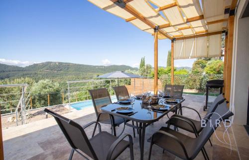 Facilities, Superb neo-Provencal villa with swimming pool air conditioning and view in Bagnols-en-Foret