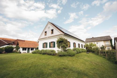 Hotelli välisilme, Villa Vulcania - Idyllisches Gästehaus mit Pool (Villa Vulcania - Idyllisches Gastehaus mit Pool) in Ilz