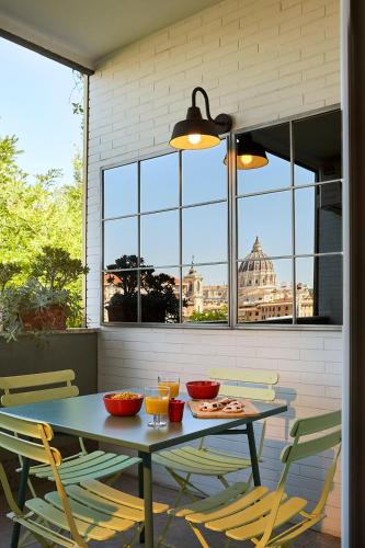 Delmirani's Book Apartments - Vatican View 4
