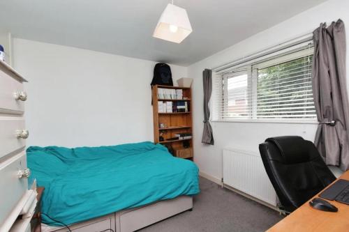 Spacious 4-Bedroom Family Home Sleeps 8 in Bordona