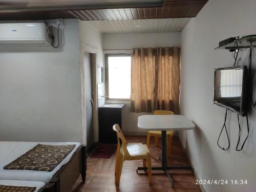 Hotel heena in Beed