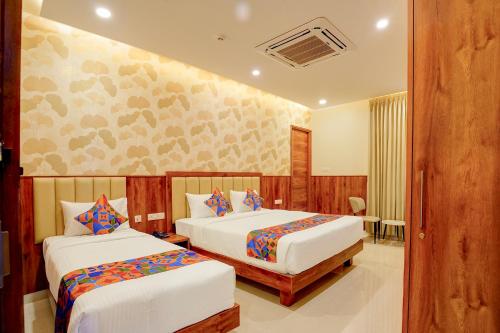 FabHotel Golden Stay I - image 3