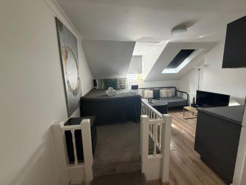 Economical & Compact LoftStudio 4 people London central, Londýn