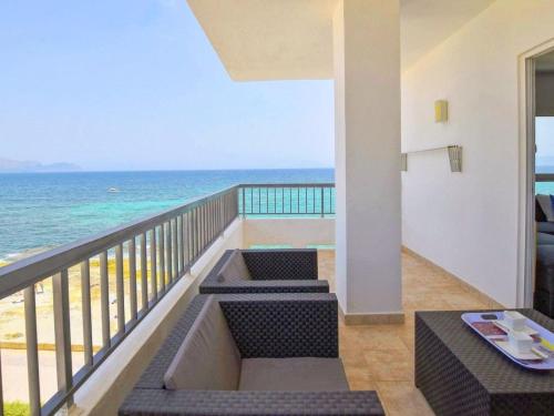 Apartment Moderne Wohnung vor dem Meer von Son Baulo by Interhome
