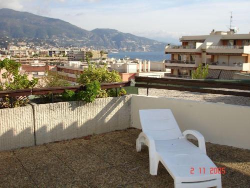 Apartment Ruhige Tourismusmöblierung mit Balkon und Pool by Interhome