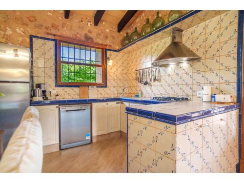Konyha, Holiday Home Son Julia de sa Torre by Interhome in Porreres