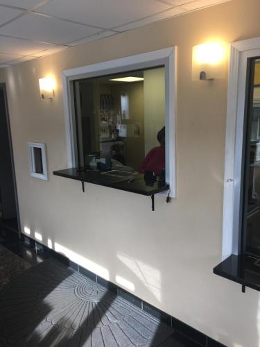 Midway Inn & Suites - main image