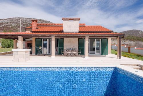 Фасада на хотела, Villa Dea in Vučevica