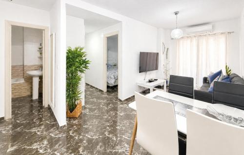 Beach Front Apartment In Torrevieja With Wifi