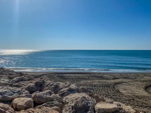 Casa Ángeles - Terraza y vista al mar (Casa Angeles - Terraza y vista al mar) in وسط مدينة توريمولينوس