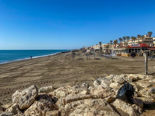 Casa Ángeles - Terraza y vista al mar (Casa Angeles - Terraza y vista al mar) in وسط مدينة توريمولينوس